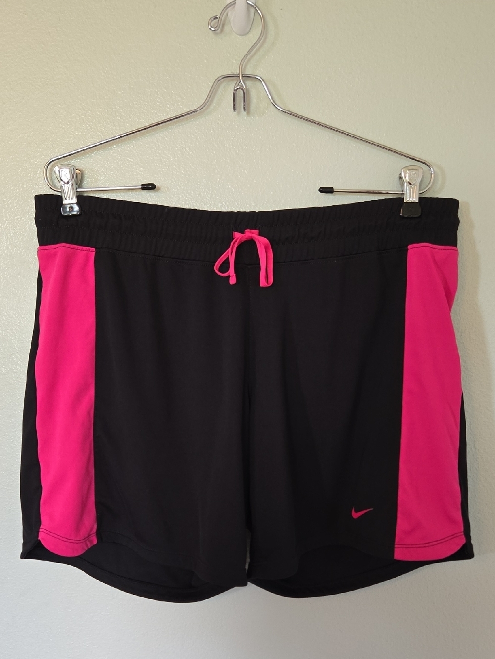 Nike Dri-Fit | Black & Pink Running Shorts Size Large